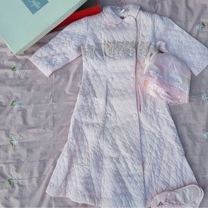 1960s Vintage Eyeful by the Flaums Robe, Slipper, Delicate bag set